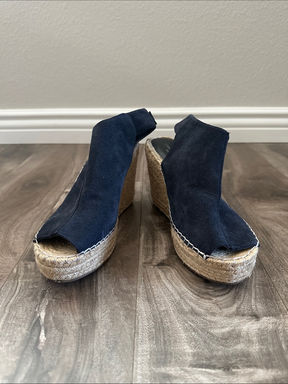 Kenneth Cole New York Women’s Orella Navy Suede Espadrille Wedges Size 9